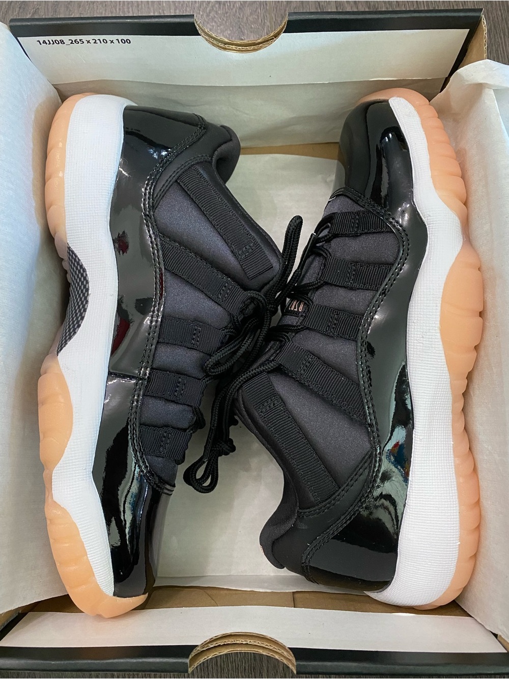Jordan 11 Retro Low size 5Y